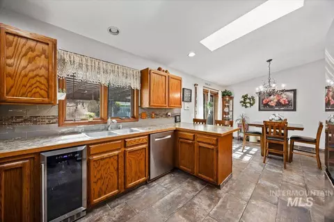 Kitchen - 956 Bitterroot Pl, Twin Falls, ID 83301 photo 3 of 5
