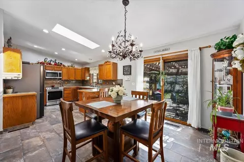 Dining - 956 Bitterroot Pl, Twin Falls, ID 83301 photo 2 of 3