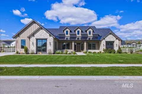 7664 W Diamond Lake Dr, Boise, ID 83714