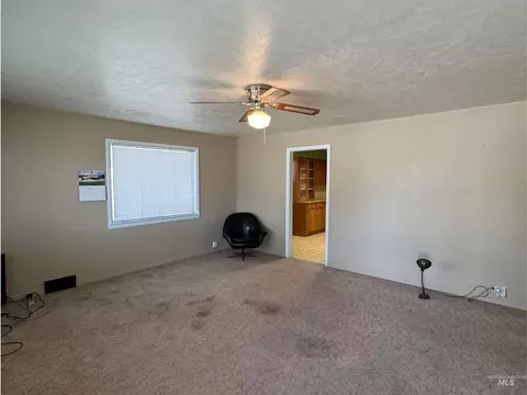 Living - 1937 E 4th Ave, Twin Falls, ID 83301 photo 2 of 2