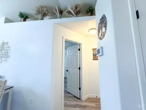 Entry Way - 1006 E 21st Ave, Jerome, ID 83338 photo 3 of 3