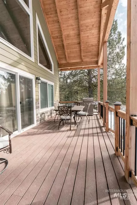 Exterior - 21 Melonie Loop, Cascade, ID 83611 photo 5 of 7