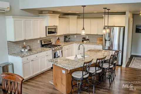 Kitchen - 21 Melonie Loop, Cascade, ID 83611 photo 2 of 2