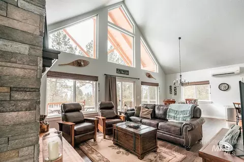 Living - 21 Melonie Loop, Cascade, ID 83611 photo 1 of 2