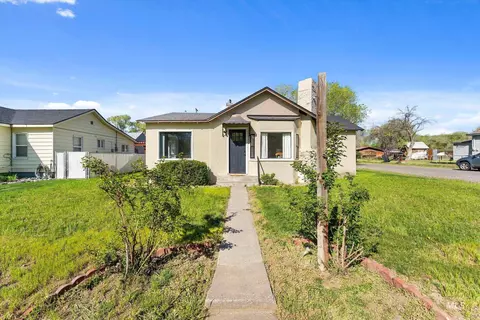 285 N Alton Ave, Glenns Ferry, ID 83623