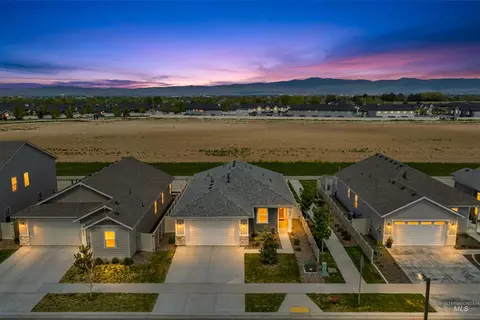 4232 S Graycliff Way, Meridian, ID 83642