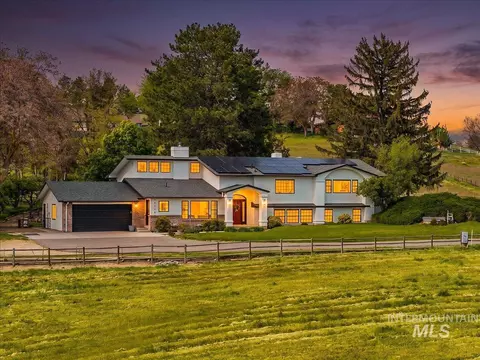500 Stillwell Dr, Eagle, ID 83616