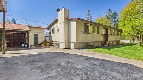 29 Pinecone Park Ln, Orofino, ID 83544
