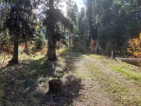 541 W Mountain Rd, Cascade, ID 83611