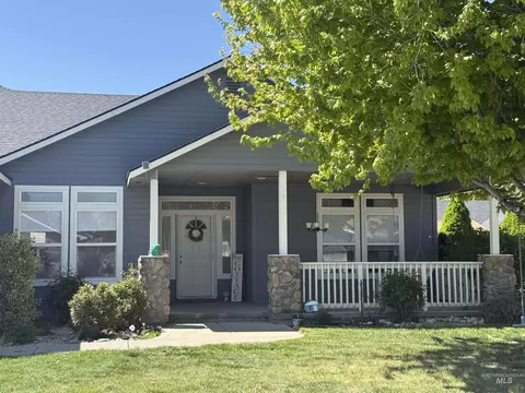 445 NW Jerome, Mountain Home, ID 83647