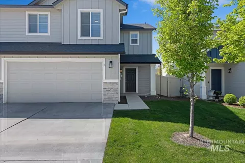 913 W Apple Pine St, Meridian, ID 83646
