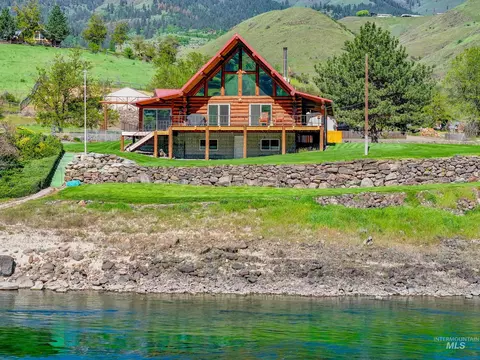 215 Doumecq Rd, White Bird, ID 83554