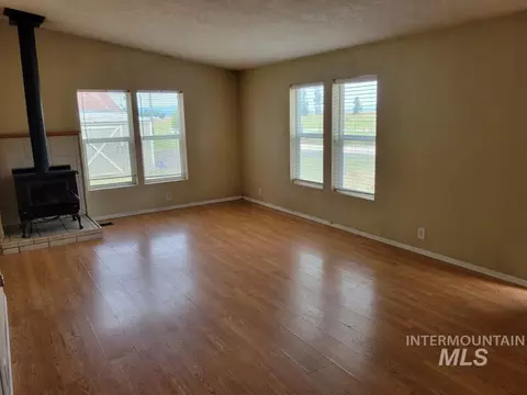 Living - 35 Atkin Ln, Cascade, ID 83611 photo 3 of 3