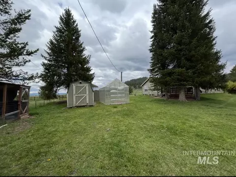 Exterior - 35 Atkin Ln, Cascade, ID 83611 photo 4 of 8