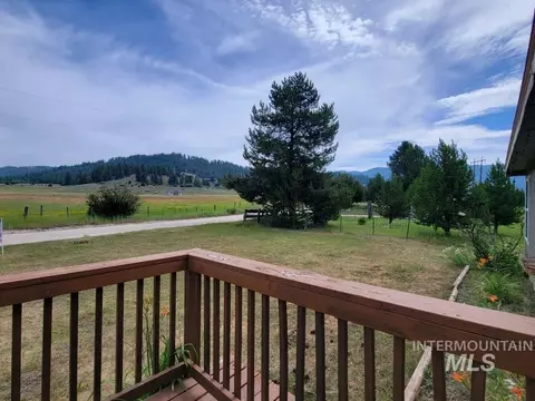 Exterior - 35 Atkin Ln, Cascade, ID 83611 photo 2 of 8