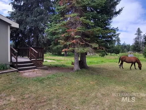 Exterior - 35 Atkin Ln, Cascade, ID 83611 photo 3 of 8