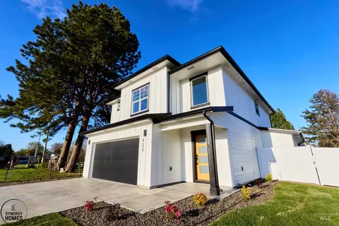 934 S Almond St, Nampa, ID 83686