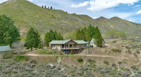 Exterior - 4942 E Baumgartner Rd, Featherville, ID 83647 photo 3 of 4