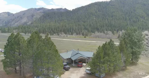 Exterior - 4942 E Baumgartner Rd, Featherville, ID 83647 photo 2 of 4