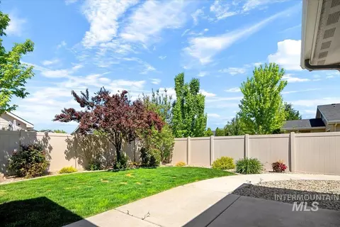 Exterior - 5850 W Rotherham Dr, Eagle, ID 83616 photo 6 of 10