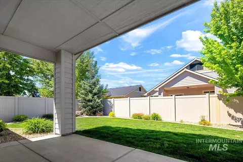 Exterior - 5850 W Rotherham Dr, Eagle, ID 83616 photo 5 of 10