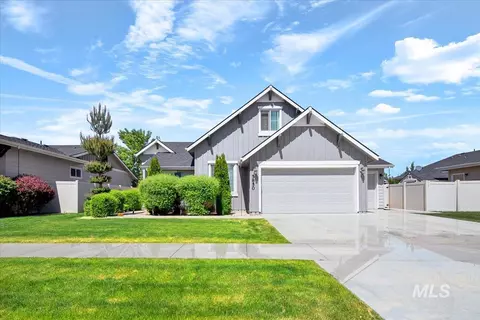 Exterior - 5850 W Rotherham Dr, Eagle, ID 83616 photo 2 of 10