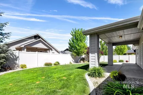 Exterior - 5850 W Rotherham Dr, Eagle, ID 83616 photo 9 of 10