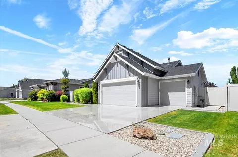 Exterior - 5850 W Rotherham Dr, Eagle, ID 83616 photo 3 of 10