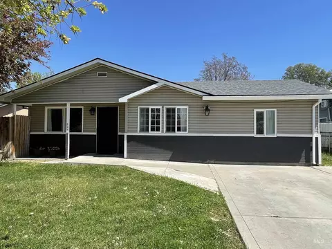 207 E Omaha St, Caldwell, ID 83605