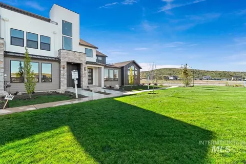 Exterior - 6381 N Birch Run Ln, Eagle, ID 83616 photo 2 of 5