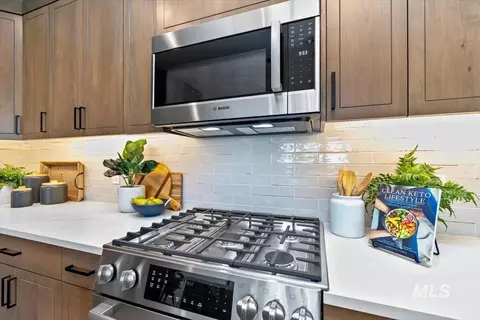 Kitchen - 6381 N Birch Run Ln, Eagle, ID 83616 photo 4 of 7
