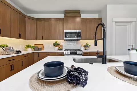 Kitchen - 6381 N Birch Run Ln, Eagle, ID 83616 photo 6 of 7