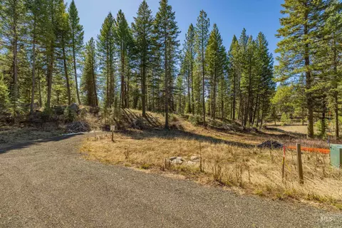 9 Collins Ct, Mccall, ID 83638