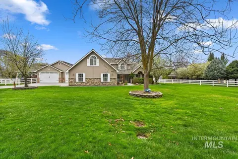Exterior - 2477 W Conifer St, Eagle, ID 83616 photo 2 of 11