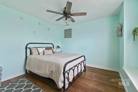 Bedroom - 2477 W Conifer St, Eagle, ID 83616 photo 3 of 5