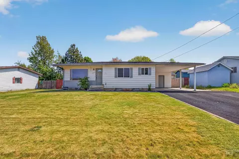 3215 8th St E, Lewiston, ID 83501