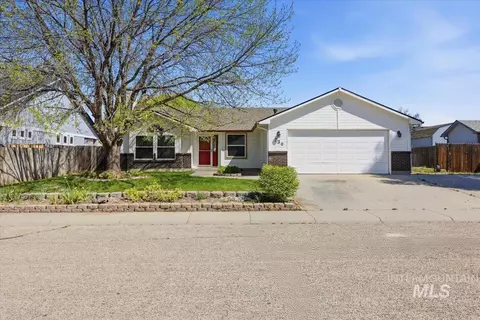730 W Sunwood Ct, Kuna, ID 83634