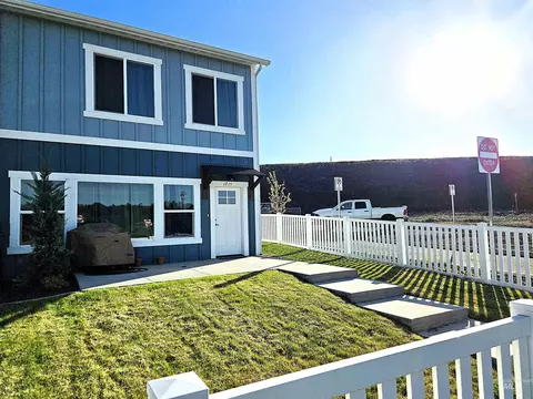 1215 Edington Ave, Moscow, ID 83834