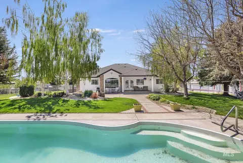 Exterior - 88 Sunnyside Dr, Jerome, ID 83338 photo 6 of 14
