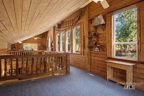 Entry Way - 461 Hilltop Rd, Cascade, ID 83611 photo 2 of 2