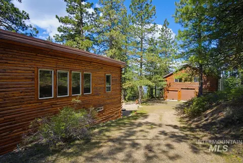 Exterior - 461 Hilltop Rd, Cascade, ID 83611 photo 2 of 7