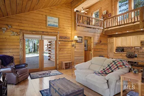 Living - 461 Hilltop Rd, Cascade, ID 83611 photo 1 of 3