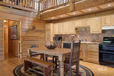 Dining - 461 Hilltop Rd, Cascade, ID 83611 photo 1 of 1