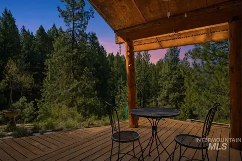 Exterior - 461 Hilltop Rd, Cascade, ID 83611 photo 6 of 7