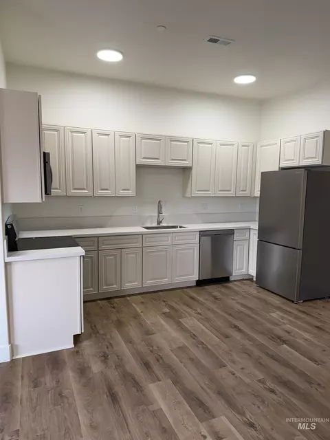 703 Locust St, Buhl, ID 83316