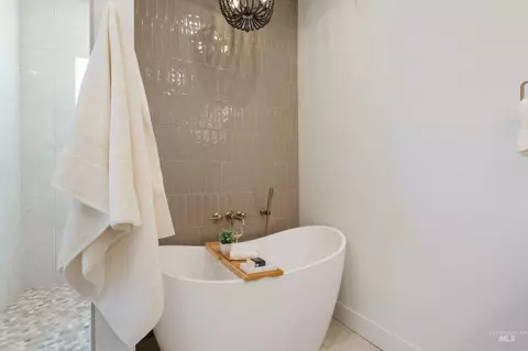 Bath - 24763 Ardmore Ct, Caldwell, ID 83607 photo 5 of 6