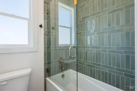 Bath - 24763 Ardmore Ct, Caldwell, ID 83607 photo 3 of 6