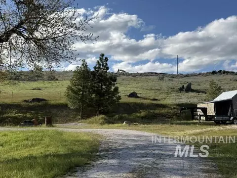 Exterior - 140 Brownlee Loop Rd, Horseshoe Bend, ID 83629 photo 3 of 8