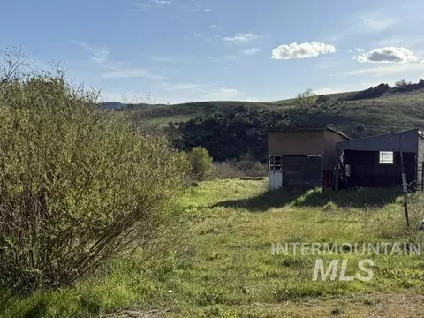Exterior - 140 Brownlee Loop Rd, Horseshoe Bend, ID 83629 photo 6 of 8
