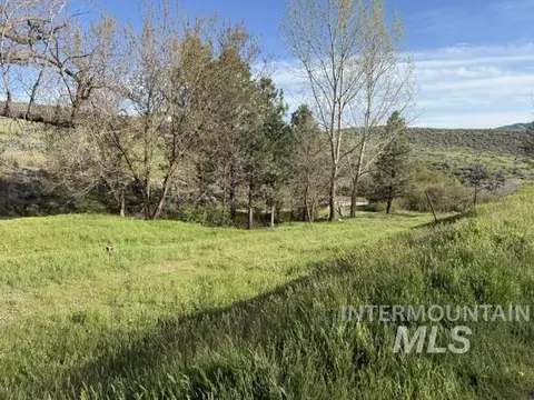 Exterior - 140 Brownlee Loop Rd, Horseshoe Bend, ID 83629 photo 5 of 8